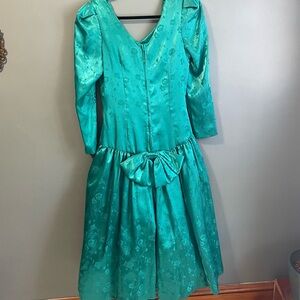 1980’s Vintage Teal Satin Party Dress Oversized Bow Puffy Tulle Skirt Medium